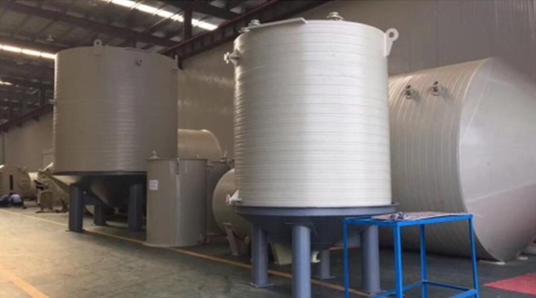 立（lì）式儲罐